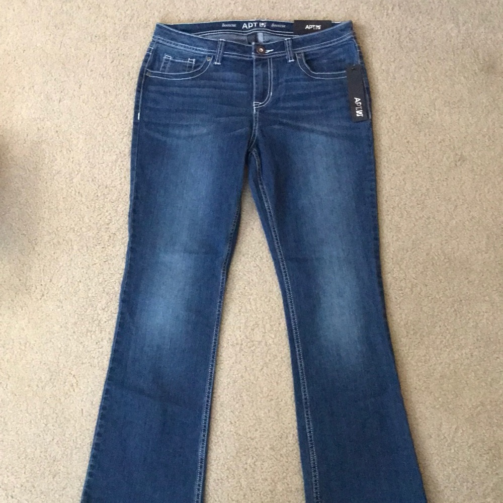 NWT Apt 9 bootcut jeans